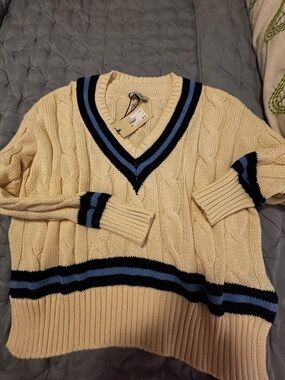 Cream Cable-Knit V-Neck Sweater with Navy & Light Blue Trim